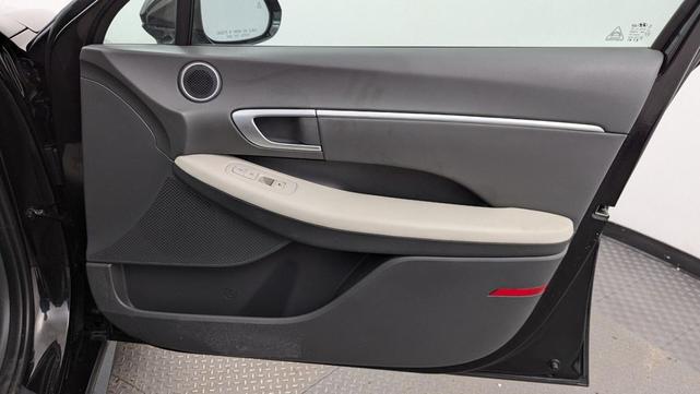 Photo of 2025 Abyss Black Hyundai SONATA