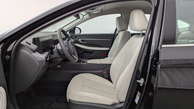 Photo of 2025 Abyss Black Hyundai SONATA