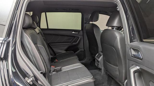 Photo of 2022 Deep Black Pearl Volkswagen Tiguan