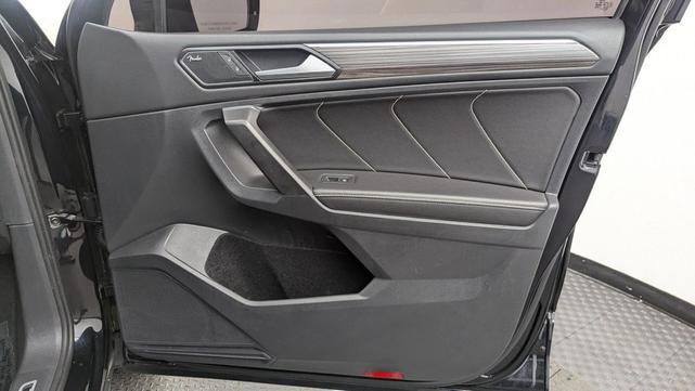 Photo of 2022 Deep Black Pearl Volkswagen Tiguan