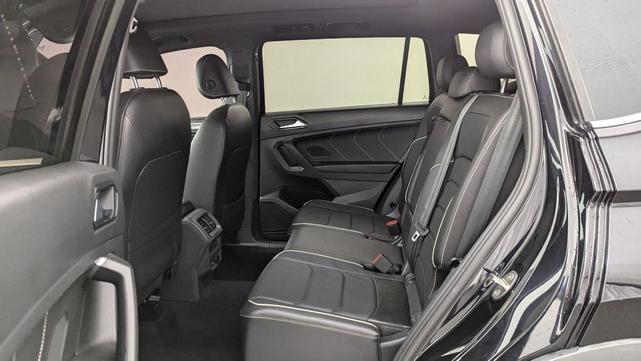 Photo of 2022 Deep Black Pearl Volkswagen Tiguan