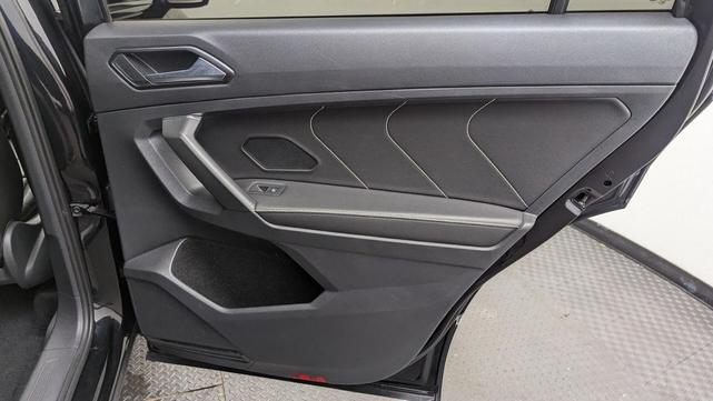 Photo of 2022 Deep Black Pearl Volkswagen Tiguan
