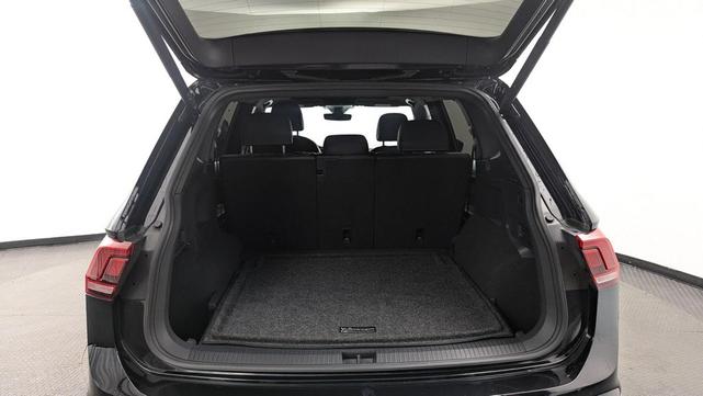 Photo of 2022 Deep Black Pearl Volkswagen Tiguan