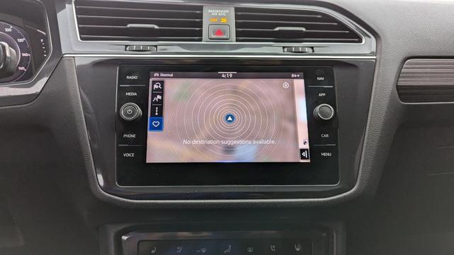 Photo of 2022 Deep Black Pearl Volkswagen Tiguan
