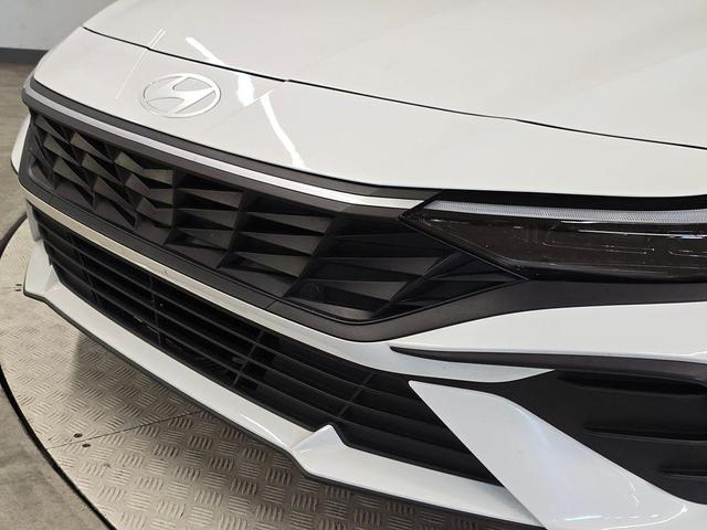 Photo of 2024 Serenity White Hyundai ELANTRA