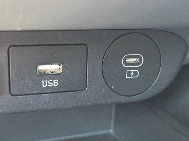 Photo of 2024 Serenity White Hyundai ELANTRA