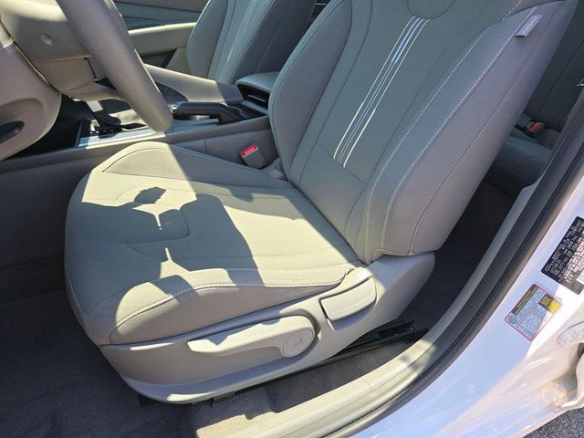 Photo of 2024 Serenity White Hyundai ELANTRA