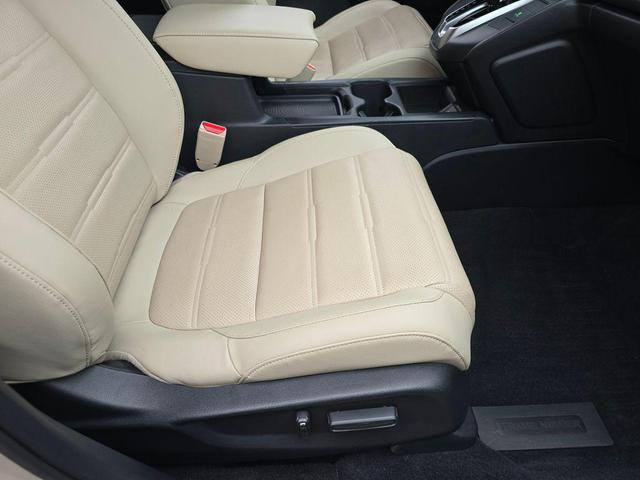 Photo of 2019 Sandstorm Metallic Honda CR-V