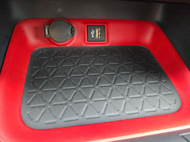 Photo of 2024 Ice Cap Toyota RAV4