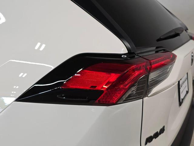 Photo of 2024 Ice Cap Toyota RAV4