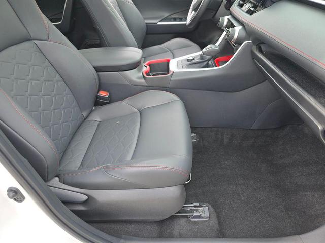Photo of 2024 Ice Cap Toyota RAV4