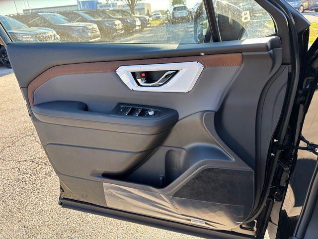 Photo of 2025 Crystal Black Silica Subaru Forester