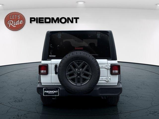 Photo of 2025 Bright White Clearcoat Jeep Wrangler