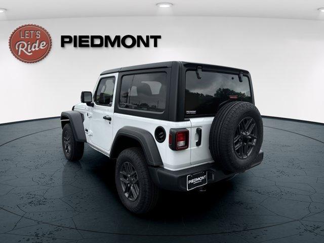 Photo of 2025 Bright White Clearcoat Jeep Wrangler