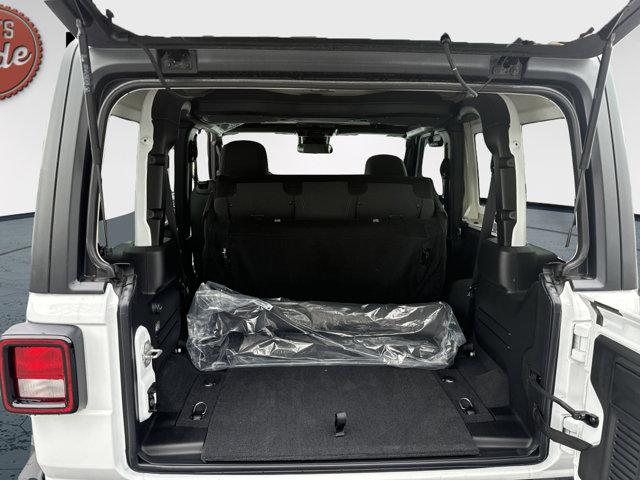 Photo of 2025 Bright White Clearcoat Jeep Wrangler