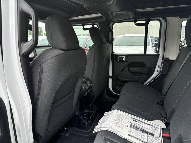 Photo of 2025 Bright White Clearcoat Jeep Wrangler