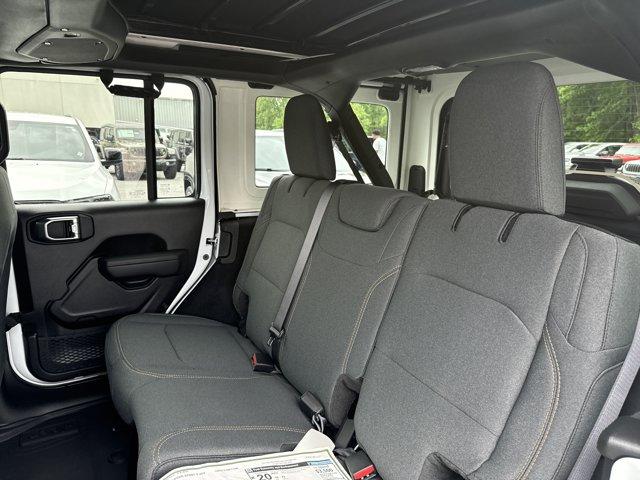 Photo of 2025 Bright White Clearcoat Jeep Wrangler