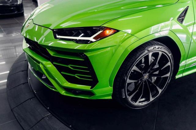 Photo of 2021 Green Lamborghini Urus
