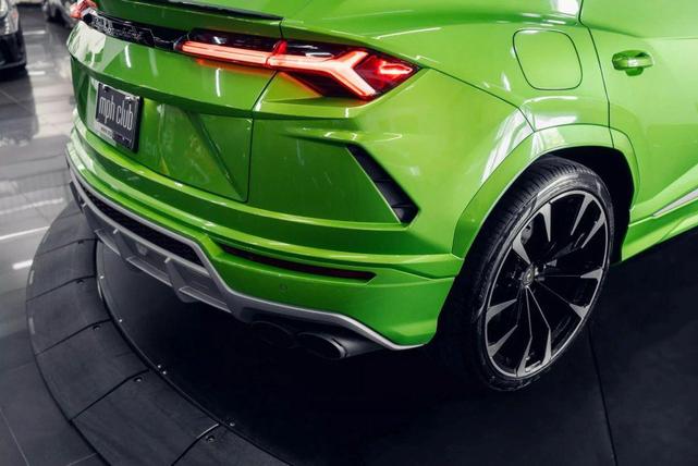Photo of 2021 Green Lamborghini Urus