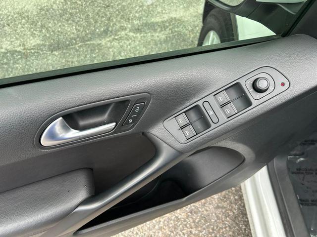 Photo of 2017 Pure White Volkswagen Tiguan