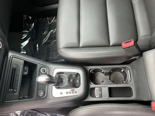 Photo of 2017 Pure White Volkswagen Tiguan