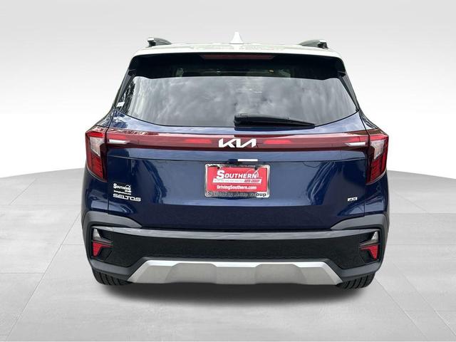 Photo of 2024 Dark Ocean Blue/White Roof Kia Seltos