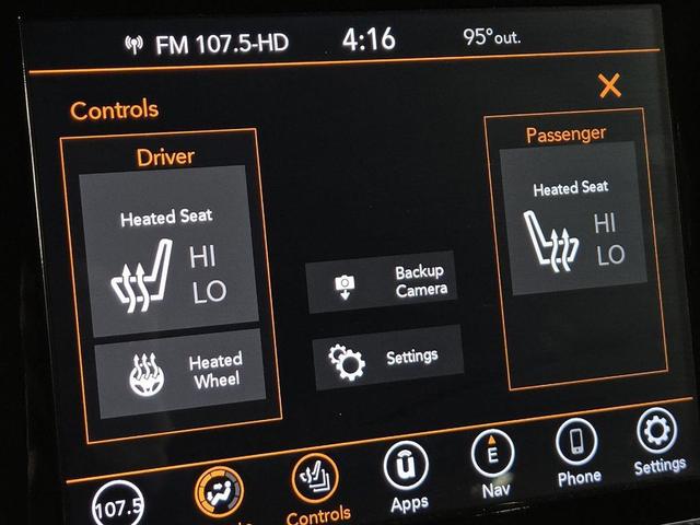 Photo of 2022 Diamond Black Crystal Pearlcoat Jeep Grand Cherokee