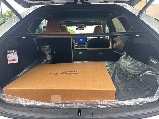 Photo of 2025 Eminent White Pearl Lexus RX 350