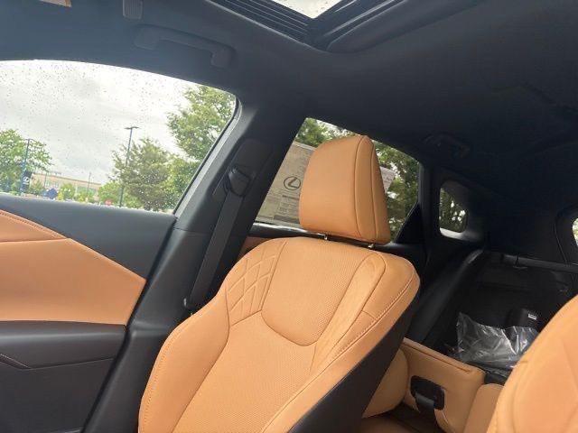 Photo of 2025 Eminent White Pearl Lexus RX 350