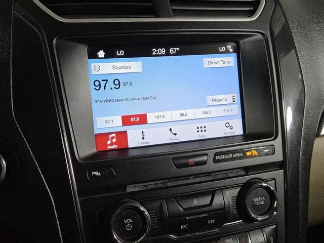 Photo of 2017 BEIGE Ford Explorer