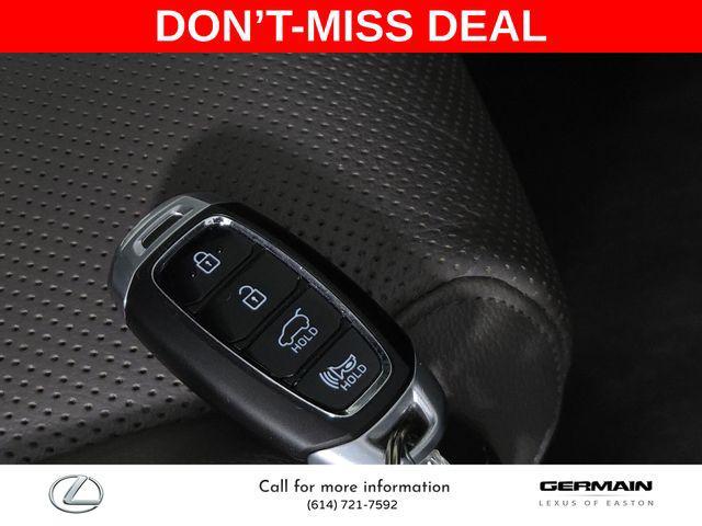 Photo of 2020 Quartz White Hyundai SANTA FE