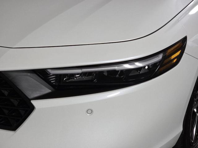 Photo of 2025 Platinum White Pearl Honda Accord Hybrid