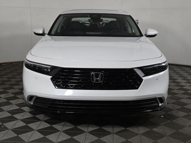 Photo of 2025 Platinum White Pearl Honda Accord Hybrid