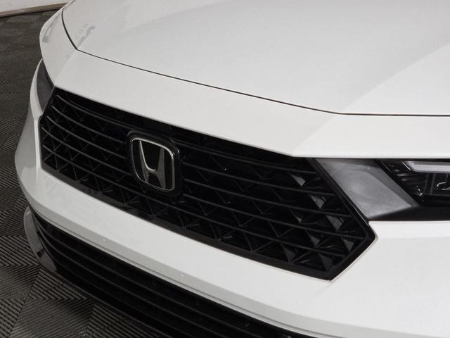 Photo of 2025 Platinum White Pearl Honda Accord Hybrid