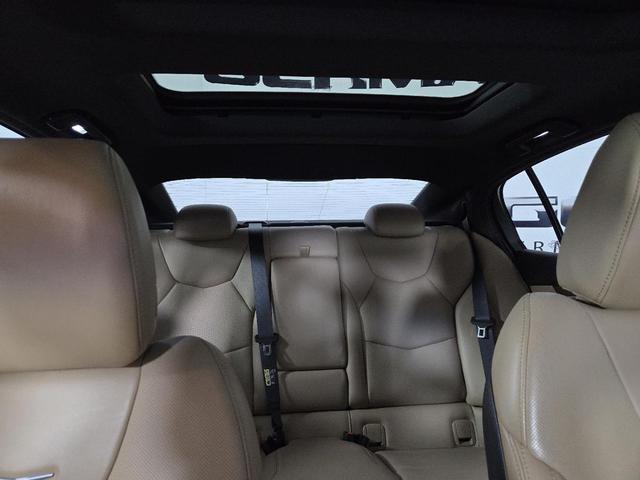 Photo of 2020 Crystal White Tricoat Cadillac CT5
