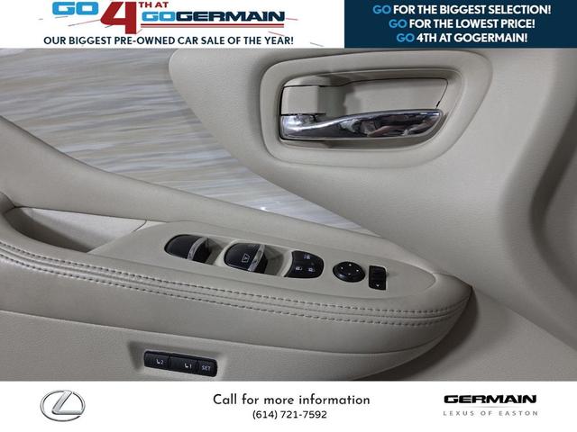 Photo of 2017 Pearl White Nissan Murano