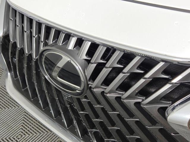 Photo of 2025 Pear Lexus ES 300h