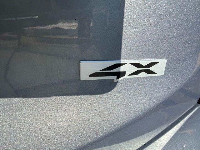 Photo of 2025 Everlasting Silver Kia Telluride