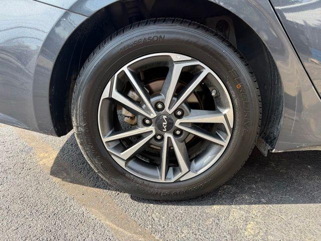 Photo of 2023 Gravity Gray Kia Forte