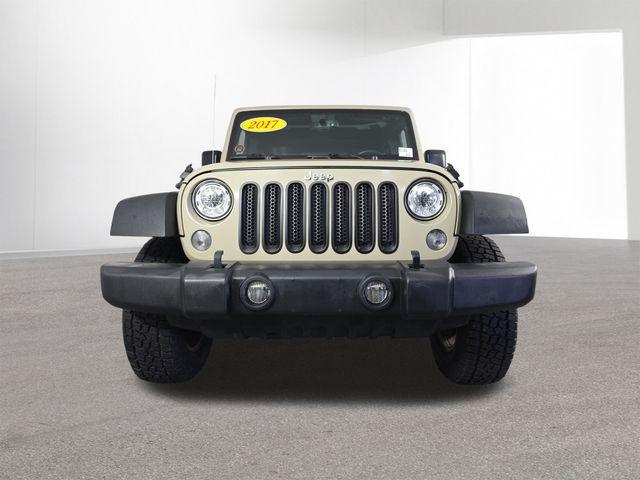 Photo of 2017 Gobi Clearcoat Jeep Wrangler Unlimited