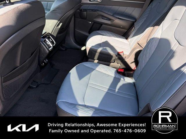 Photo of 2025 Ebony Black Kia Sorento