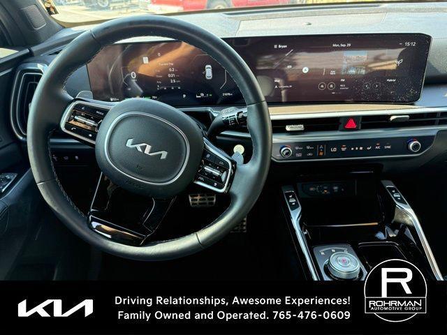 Photo of 2025 Ebony Black Kia Sorento