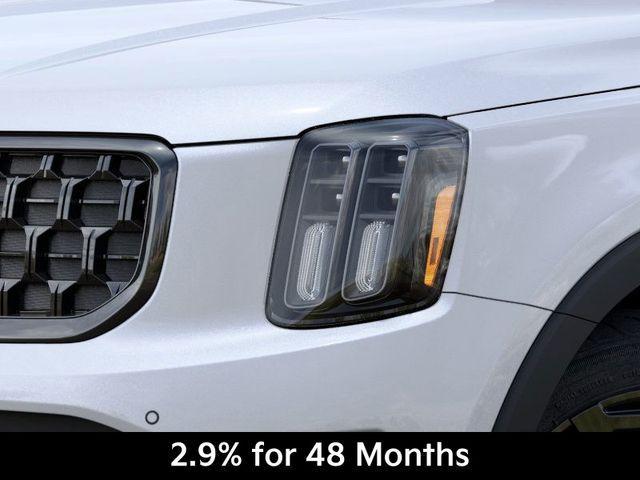 Photo of 2025 Glacial White Pearl Kia Telluride