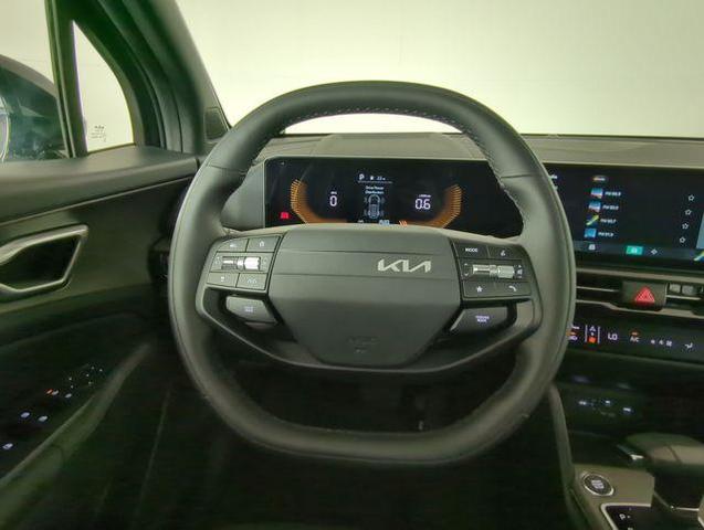 Photo of 2026 Gray Metallic Kia Sportage