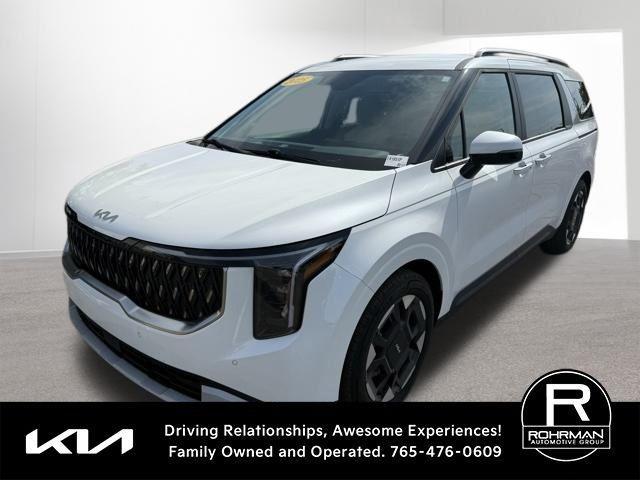 Photo of 2025 White Kia Carnival