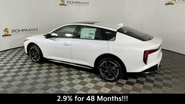 Photo of 2025 Snow White Pearl Kia K4