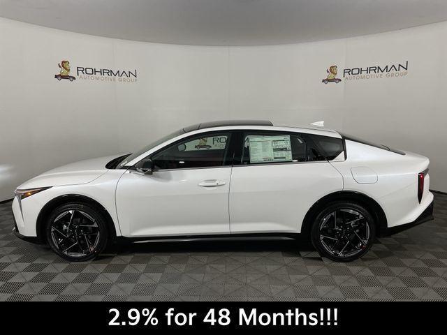 Photo of 2025 Snow White Pearl Kia K4