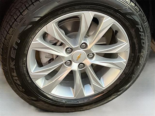 Photo of 2023 Summit White Chevrolet Trailblazer