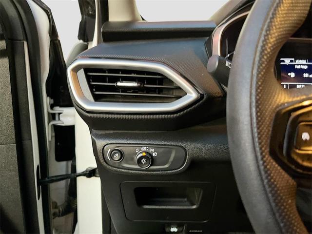 Photo of 2023 Summit White Chevrolet Trailblazer