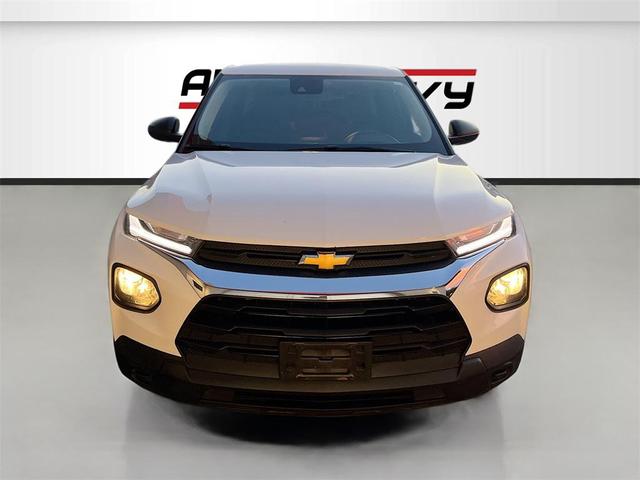 Photo of 2023 Summit White Chevrolet Trailblazer